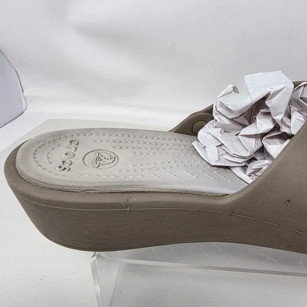Crocs Patricia Wedge Sandals Womens 11 Khaki Taupe Good Condition Slide Shoes